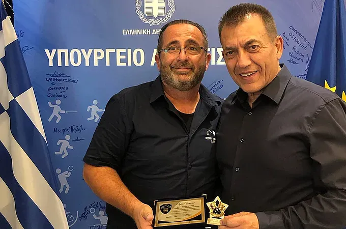 Επίσκεψη Αρνά σε Βρούτση!