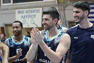 ΚΟΛΟΣΣΑΡΑ... 200 νίκες στα ''σαλόνια''!