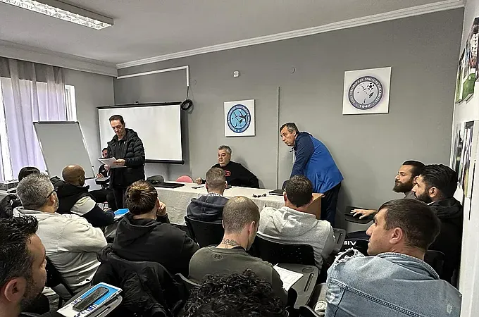 Σχολή UEFA A' στη Ρόδο!