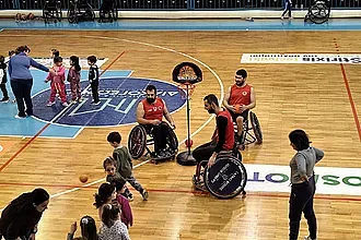 Όμορφες στιγμές με παιδιά δίπλα στον Γ.Σ. Δωδεκάνησος!