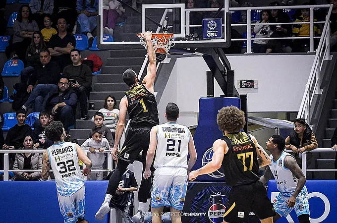 Οι ''σφυρίχτρες'' της Basket League!