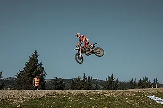Σούπερ θέαμα από τον Ίκαρο με το Motocross!
