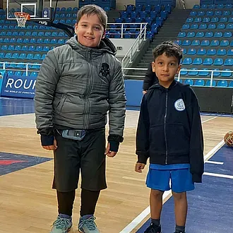 Ο Βασίλης και ο Μιχάλης στην Καλλιθέα!