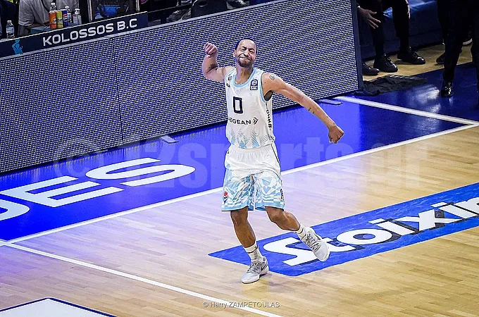 Πρώτος ο Βεζένκοφ, δεύτερος ο Γκάουντλοκ!