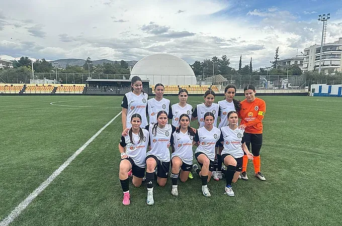 Στην κορυφή η U17 της L.F.C. Ιαλυσού!