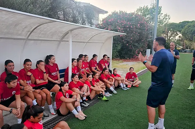 Ο Κατσιδώνης στο L.F.C. Ιάλυσος- Ατρόμητος!