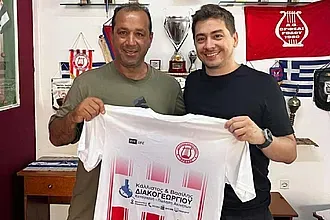 Στον Ορφέα ο Μανώλης Καμπούρης!