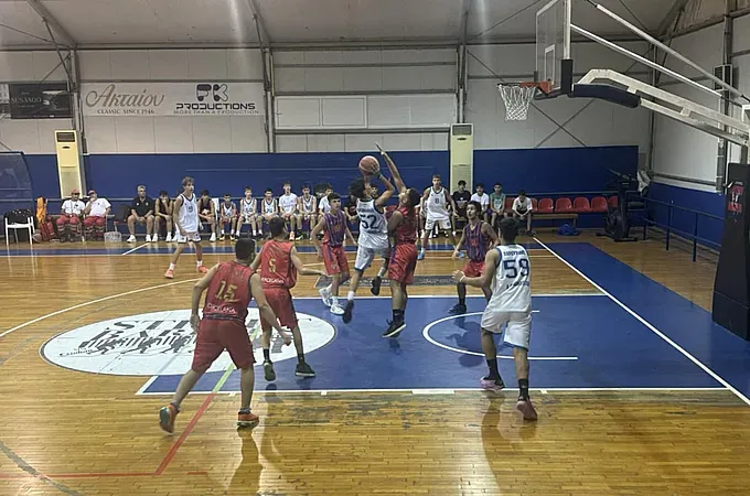 Άνετα στον τελικό ο Κολοσσός!