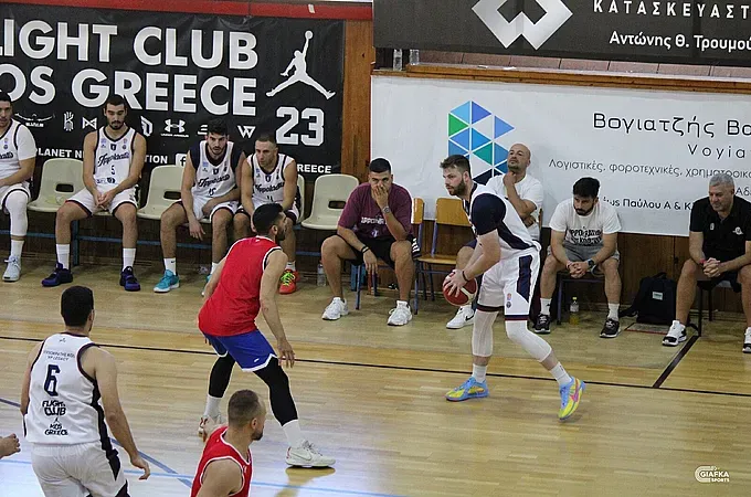 Πάνοπλος και με τον κόσμο του ο Ιπποκράτης!