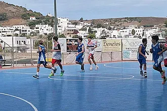 Με F-4 παμπαίδες και παγκορασίδες!