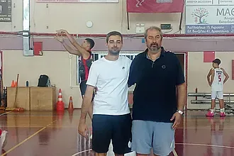Μπαμπάς vs γιος!