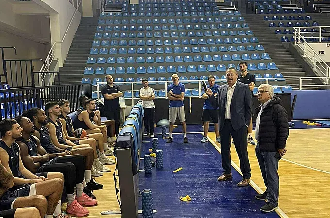 Προεδρικές... ντόπες στον Κολοσσό!