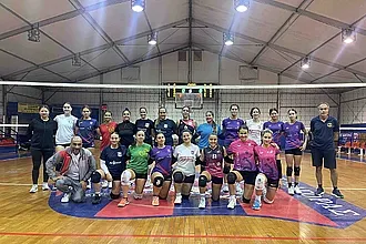 Έπαιξαν... φιλικά στην ''τέντα''!