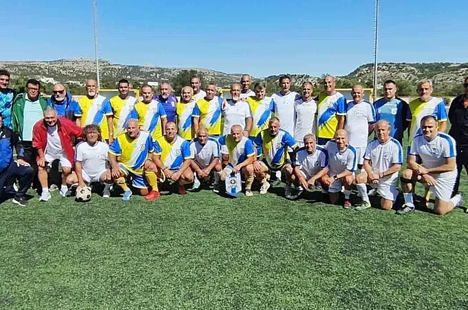 Βραβεύσεις και τιμές στο φιλικό παλαιμάχων στη Μαλώνα!