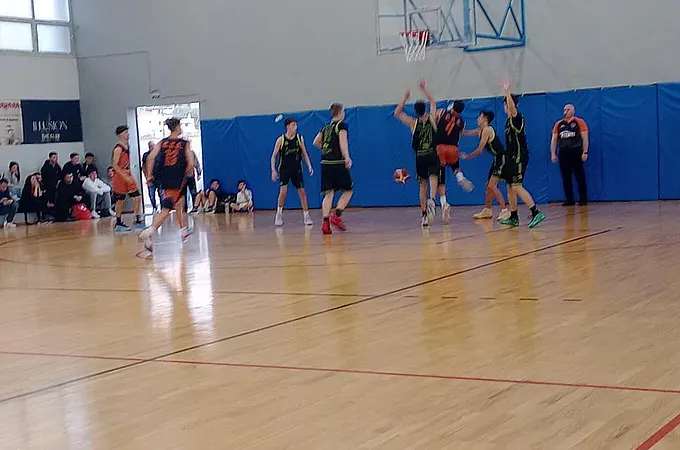 ΕΦΗΒΟΙ: Ακαδημία Κ.- Έσπερος 77-54