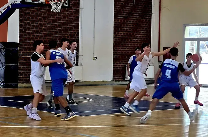 ΠΑΙΔΕΣ:Πανιώνιος Λ- ΑΕ Δικαίου 87-65