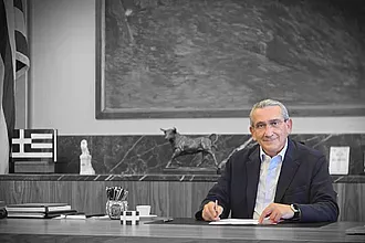 Χλοοτάπητας και ηλεκτροφωτισμός στο Ασκληπειό!