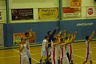 Πρόκριση με περίπατο
