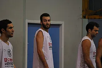 Στα ''χακί'' ο Χατζηγιακουμής!