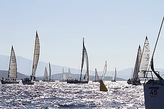 Αρχίζει ο αγώνας Channel Regatta