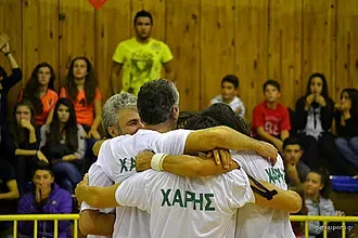 Ο Χάρης τους έβλεπε