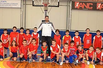 Χαμόγελα και... τιμές!