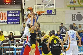 Σίμπσον vs Σκλήβας