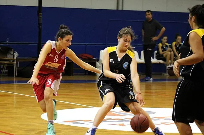 ΝΕΑΝΙΔΕΣ: Πήγασος- Κολοσσός 54-32