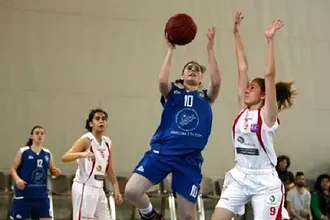 Άντεξαν για ένα ημίχρονο...
