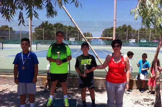 Rhodes Tennis Junior