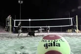 Μεγάλες μάχες στο beach volley