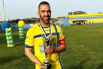 Κρέμασε τα παπούτσια του
