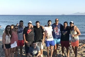 Κέρδισαν οι ''Τρεις και ο ψηλός''