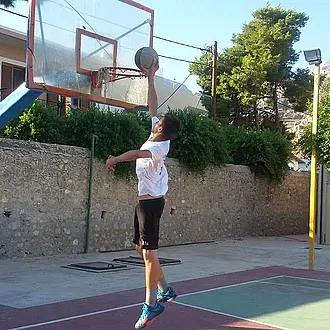 Στη Ρόδο ο Λυράς