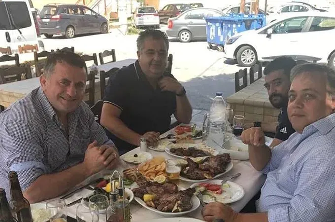 Γεύμα από τον Διακοφώτη