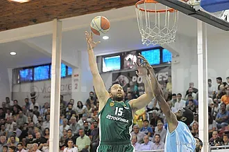Εύκολες νίκες για τα φαβορί