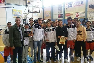 Η Ακαδημία συγχαίρει και ευχαριστεί