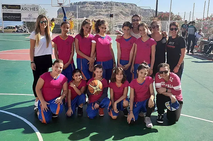 Ο Κλεόβουλος δίπλα στον Κολοσσό