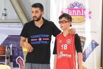 Ο Καζάκος στο Φοίβο Κω!