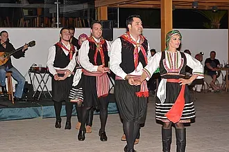 Το ''ευχαριστώ'' στους Sundancers Ballet