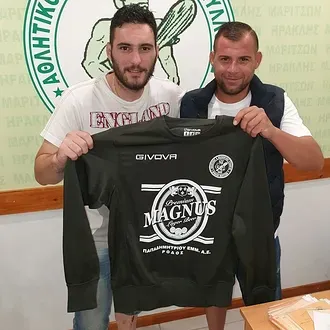 Συνεχίζει με τον αρχηγό του!