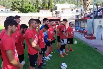 Ανανέωσαν Θάνος και Χότζα!