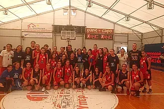 Τζάμπολ στις νεανίδες!
