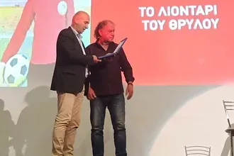 Στη Λέρο για το βιβλίο του!