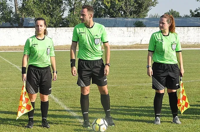 Οι ''σφυρίχτρες'' της Football League