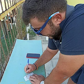 Δίπλα στον Άγιο Γεώργιο η οικογένεια Οικονομάκη
