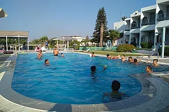 Στην...πισίνα ο Δαμάγητος!