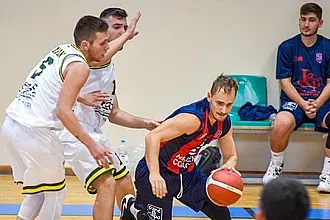Παραμένουν Καταβαίνης και Καράβας!
