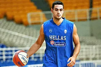 Ο Φοίβος Κω ρωτάει τον Παπαπέτρου!