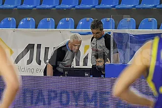 Διαιτητές ''καμικάζι''... καθάρισαν τον Κολοσσό!